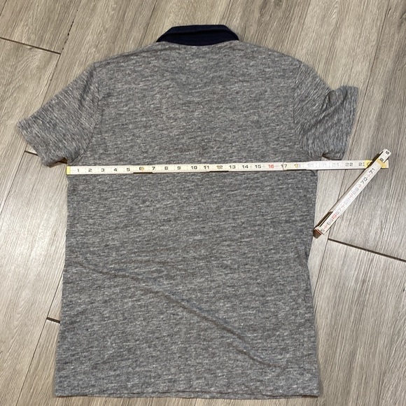 Banana Republic “Premium Linen” Heathered Gray w/Navy Blue Collar Polo Shirt - Picture 6 of 7